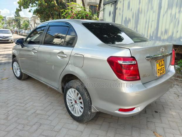 Toyota Axio 1.5 X 2WD 2015 Gold