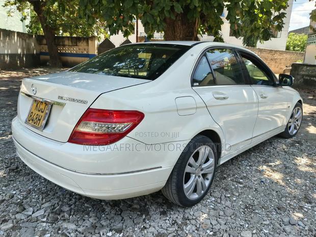 Mercedes-Benz C200 2011 White