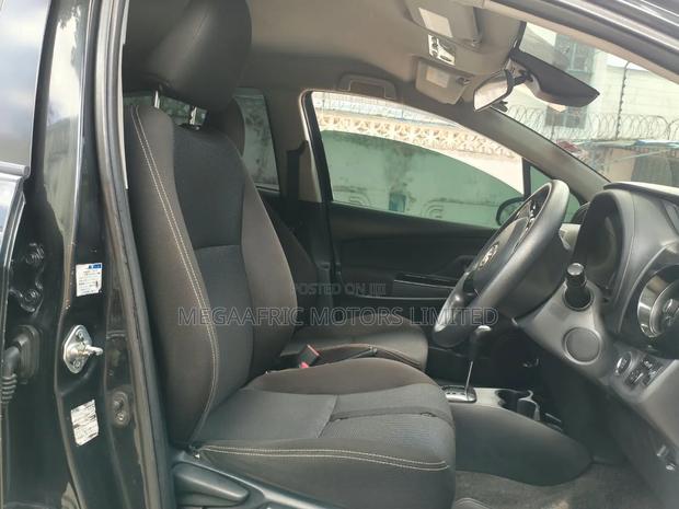 Toyota Vitz 1.3 FWD 5dr 2018 Black
