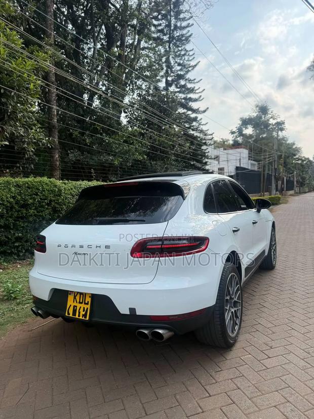 Porsche Cayenne 2015 White