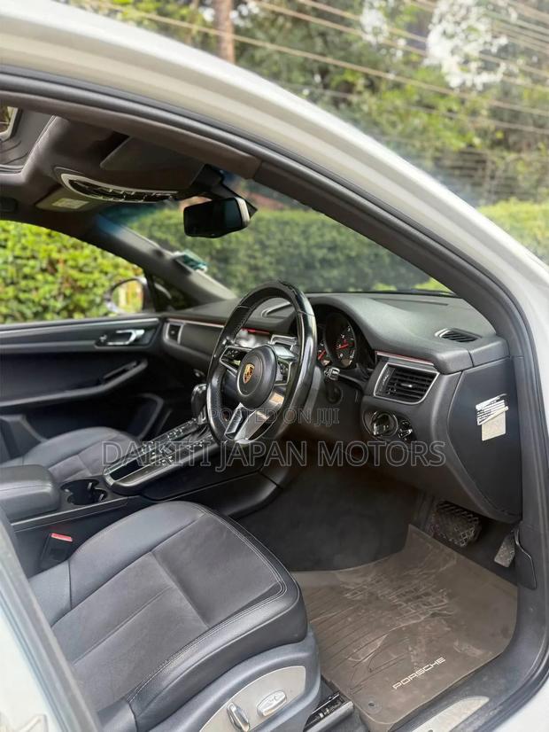 Porsche Cayenne 2015 White
