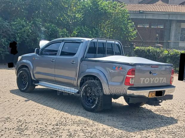 Toyota Hilux 2013 Gold