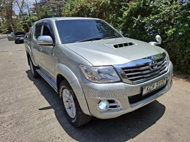 Toyota Hilux 3.0 D-4D 4x4 2013 Silver