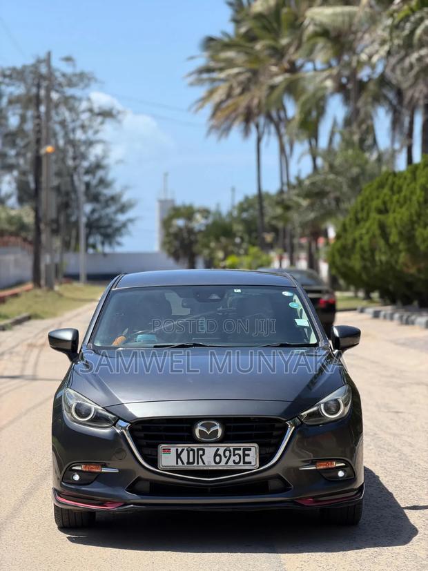 Mazda Axela 2017 Gray