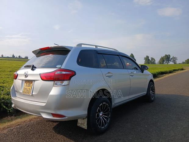 Toyota Corolla Fielder 2015 Silver