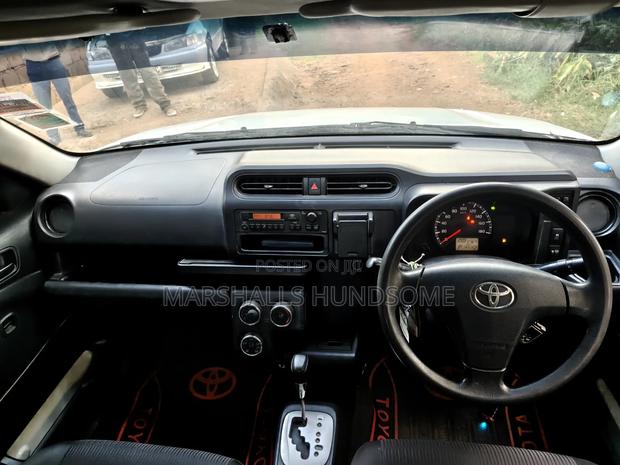 Toyota Probox 1.5 F 2WD 2015 White