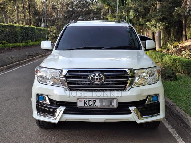 Toyota Land Cruiser 4.6 V8 ZX 2012 White