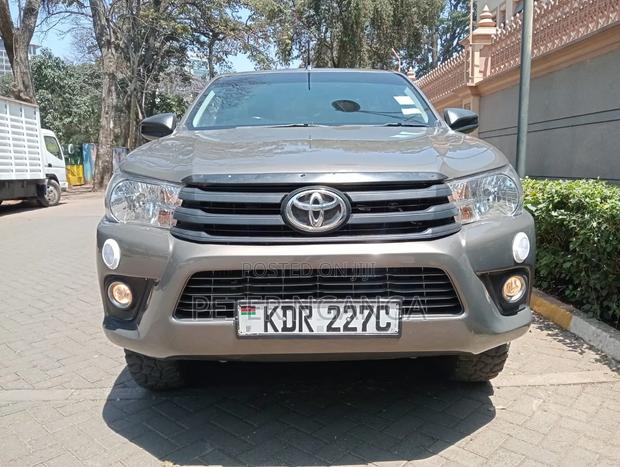 Toyota Hilux Revo Double Cab Deisel 2.4 RWD 2017 Gray