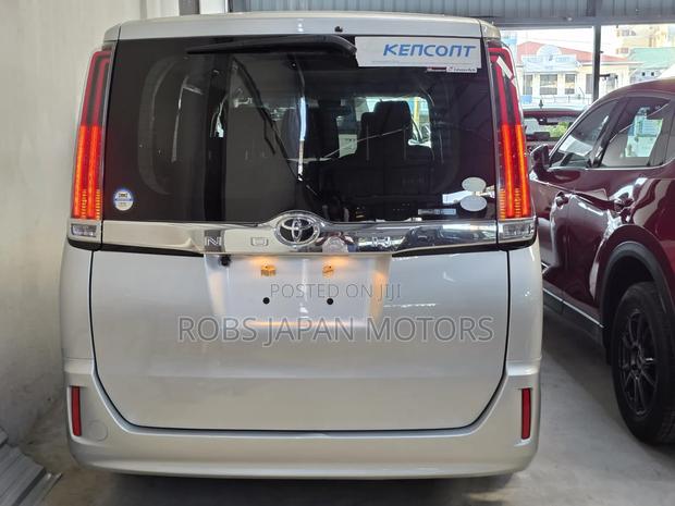 Toyota Noah 2.0 FWD (6 Seater) 2019 Silver