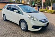 Honda Fit Shuttle 1.5 Hybrid 2WD 2015 White for sale
