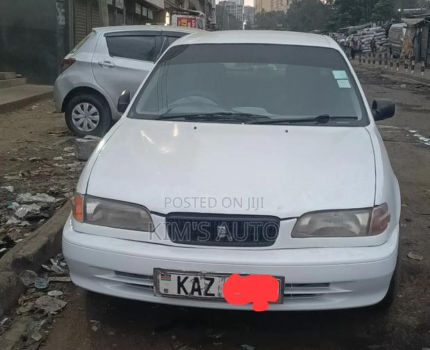 Toyota Sprinter 2000 White
