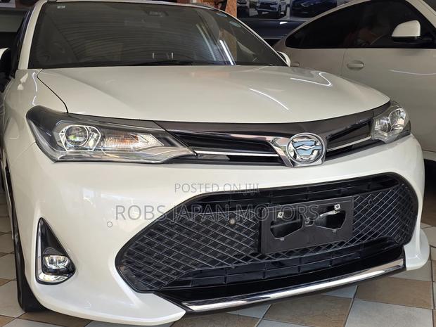 Toyota Corolla Fielder 1.5 Petrol FWD 2019 Pearl