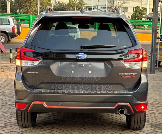 Subaru Forester Premium AWD 2020 Gray