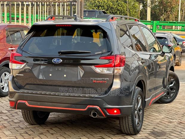 Subaru Forester Premium AWD 2020 Gray