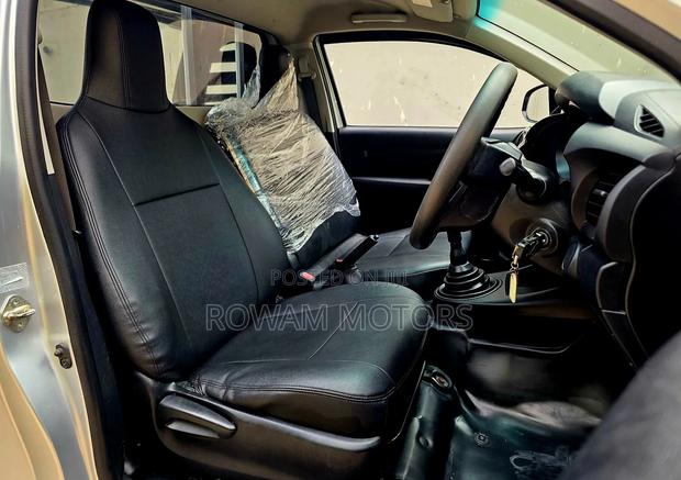 Toyota Hilux 2019 Silver