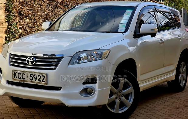 Toyota Vanguard 2008 White