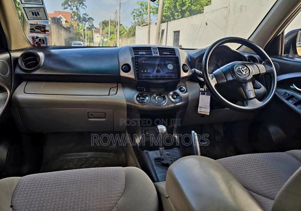 Toyota Vanguard 2008 White