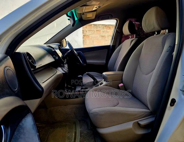 Toyota Vanguard 2008 White