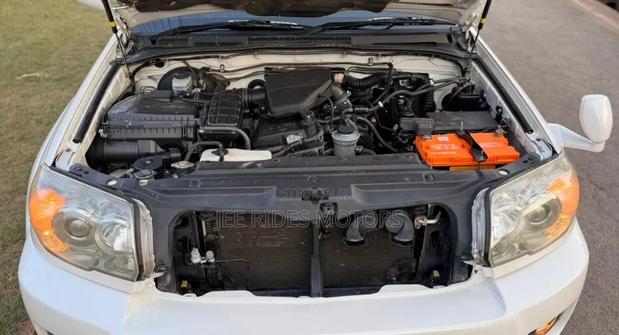 Toyota Hilux Surf 2.7 SSR 2008 White