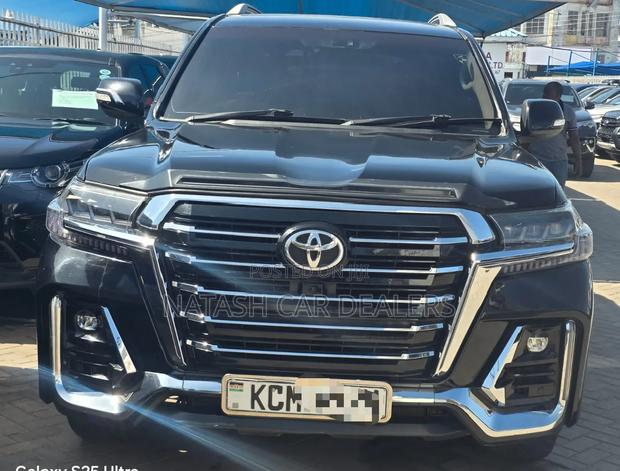 Toyota Land Cruiser 2010 Black