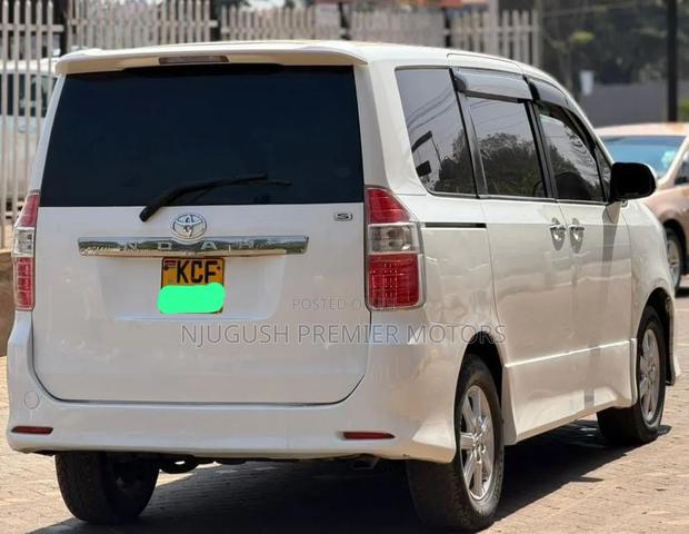 Toyota Noah 2008 White