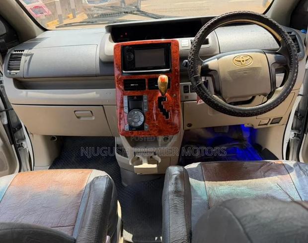 Toyota Noah 2008 White
