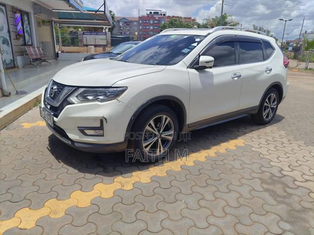 Nissan X-Trail 2.0 Petrol FWD 2017 Pearl