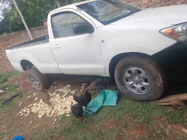 Toyota Hilux 2007 White