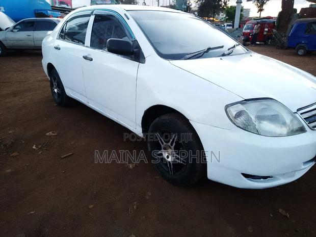 Toyota Corolla 2000 White