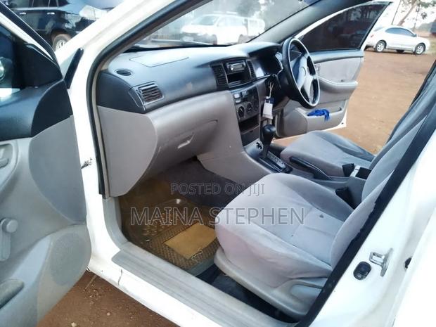 Toyota Corolla 2000 White