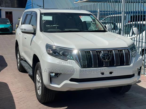 Toyota Land Cruiser Prado 2019 White