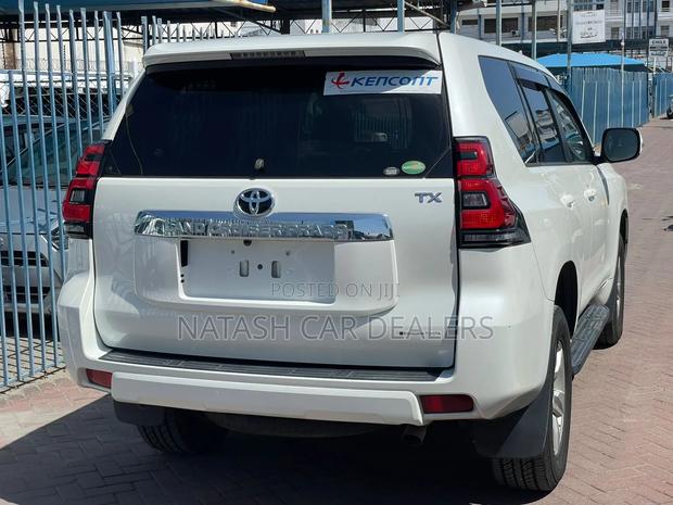 Toyota Land Cruiser Prado 2019 White