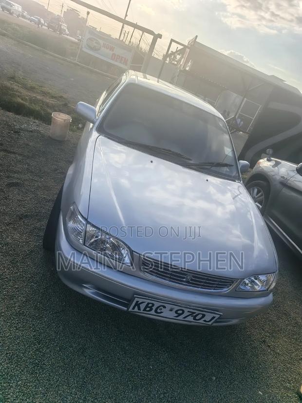 Toyota Corolla 1999 Silver