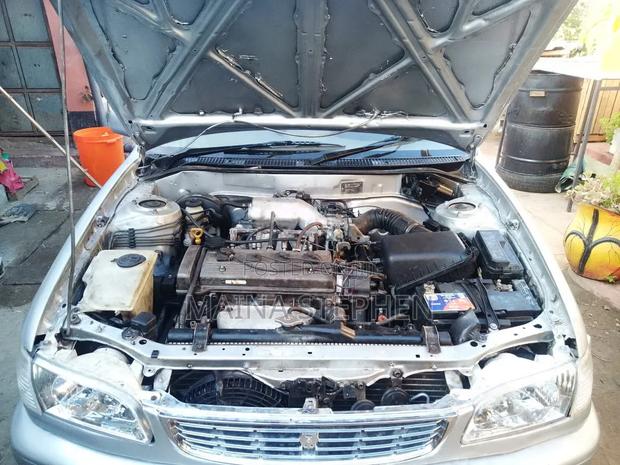 Toyota Corolla 1999 Silver