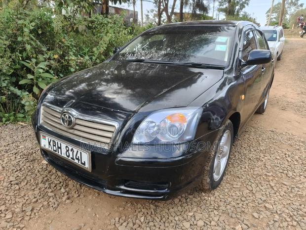 Toyota Avensis Liftback 2004 Black
