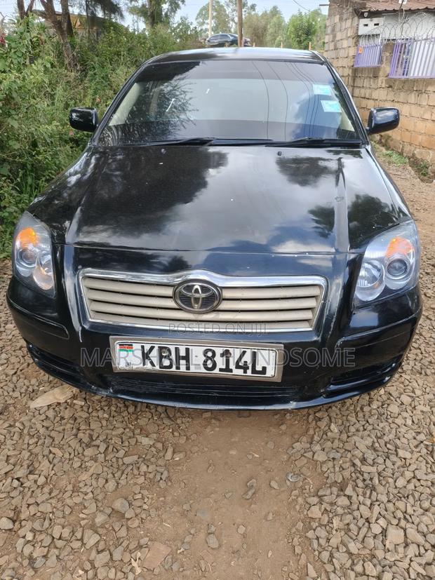 Toyota Avensis Liftback 2004 Black