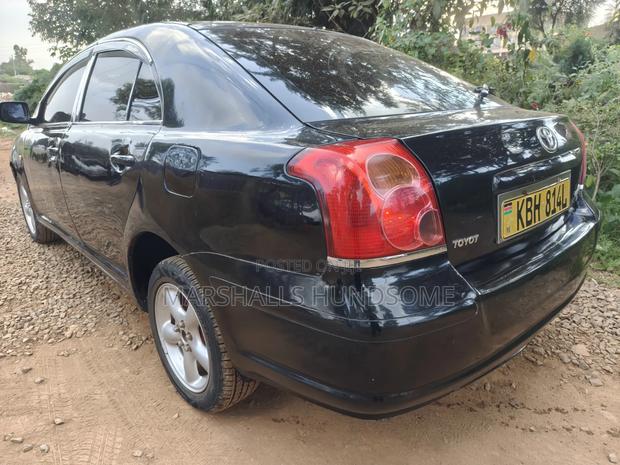 Toyota Avensis Liftback 2004 Black