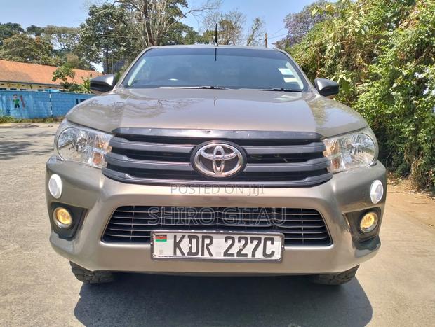 Toyota Hilux Revo Smart Cab Deisel 2.4 RWD 2018 Gray