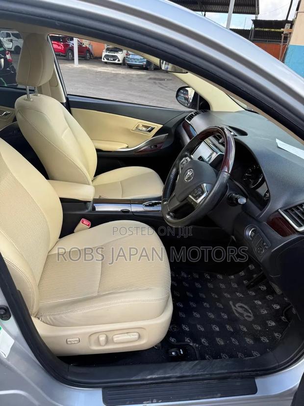 Toyota Premio 1.8 FWD 2019 Ivory