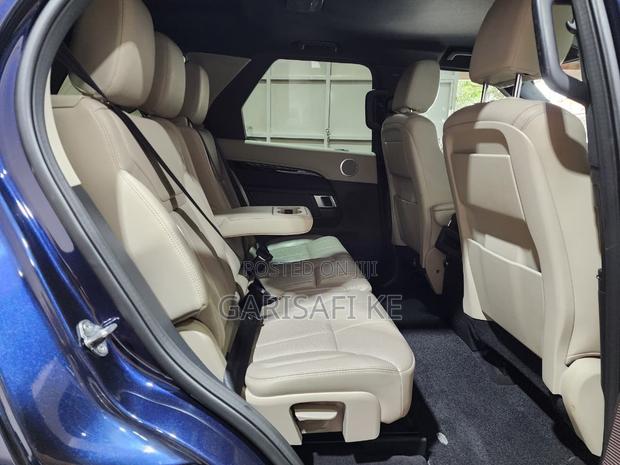 Land Rover Discovery 2018 Blue