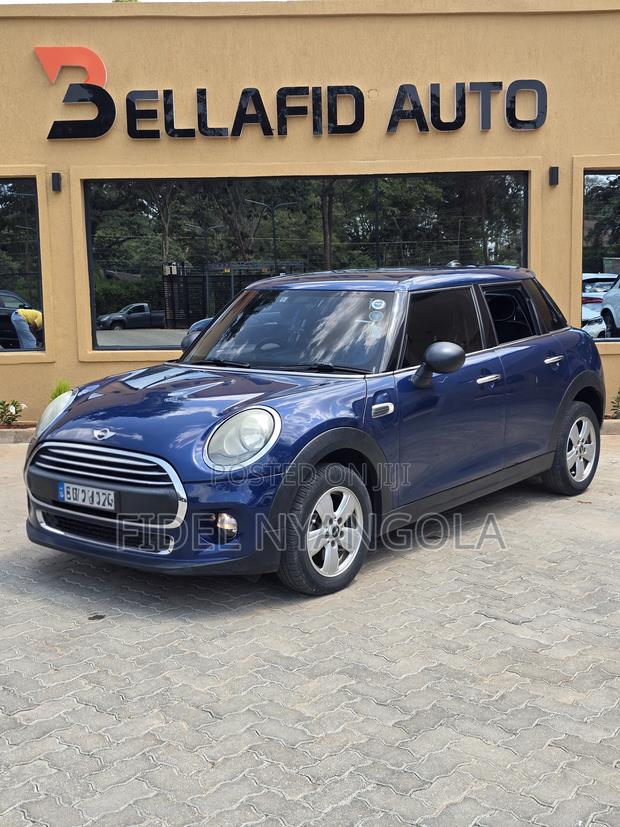 Mini Cooper 2016 Blue