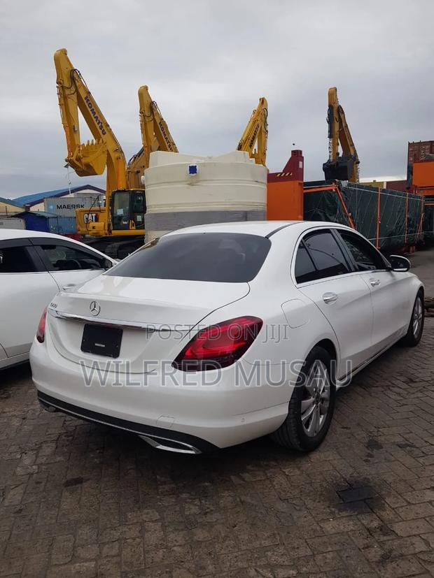 Mercedes-Benz C200 2022 White