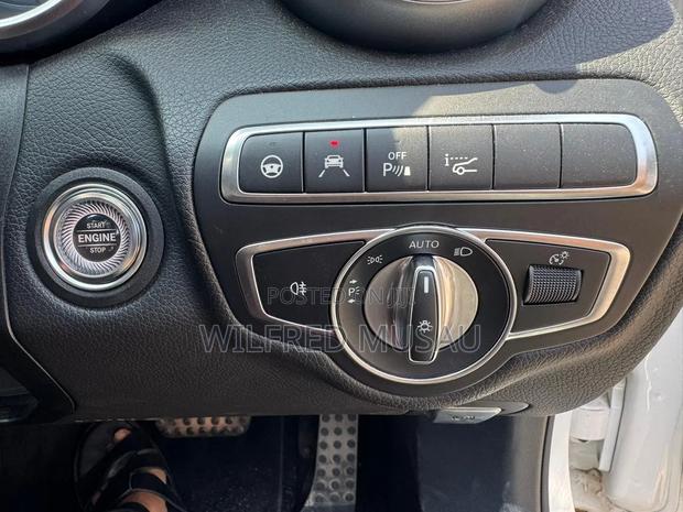 Mercedes-Benz C200 2022 White