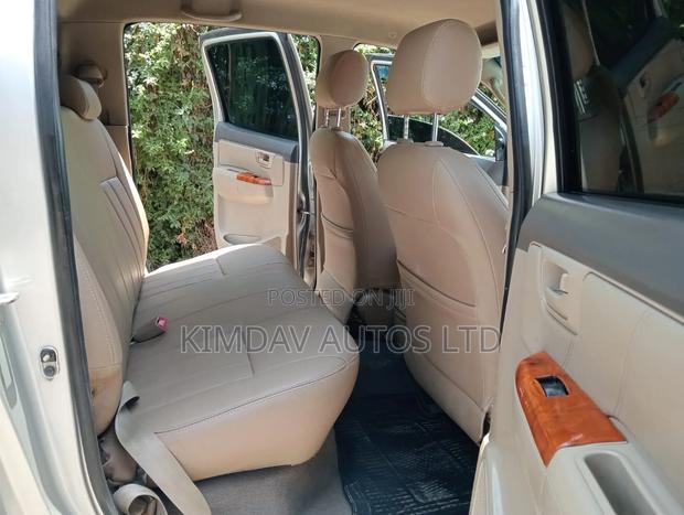 Toyota Hilux 3.0 D-4D 4x4 2012 Silver