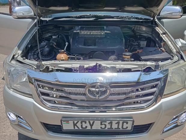 Toyota Hilux 3.0 D-4D 4x4 2012 Silver