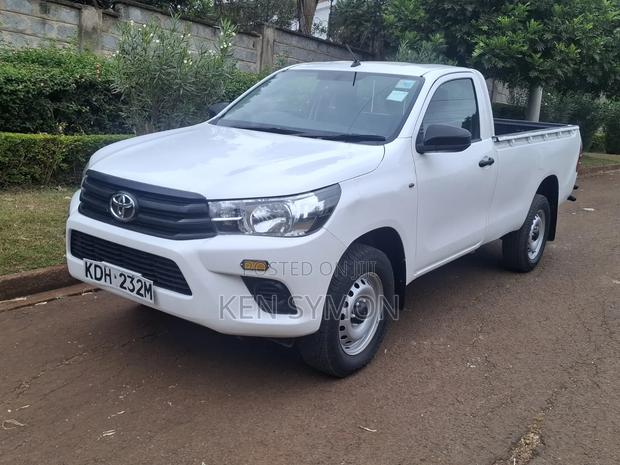 Toyota Hilux 2021 Pearl