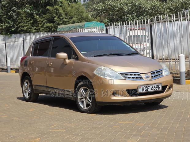 Nissan Tiida 2008 Gold