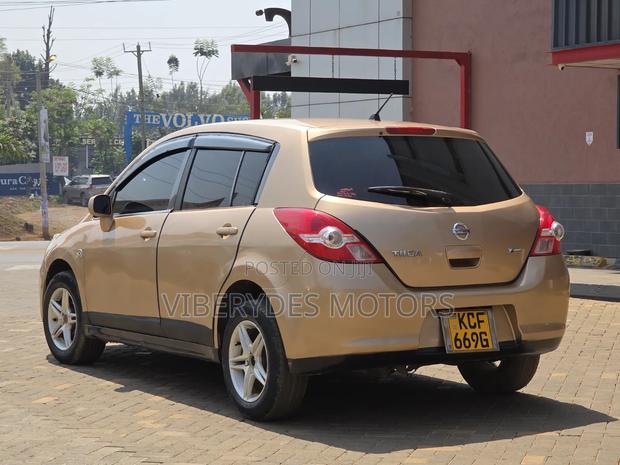 Nissan Tiida 2008 Gold