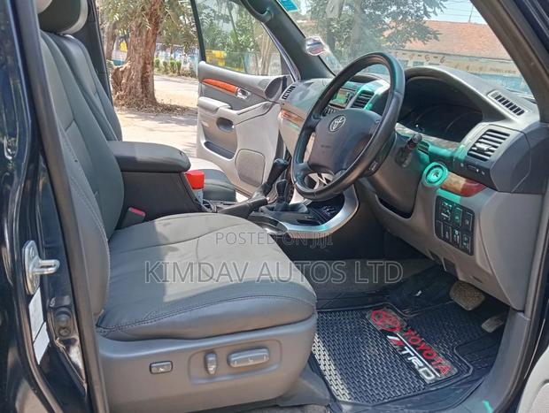 Toyota Land Cruiser Prado 3.0 D-4D 5dr 2005 Blue