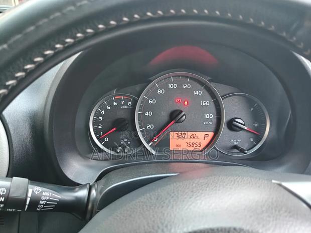 Toyota Vitz 2012 Silver